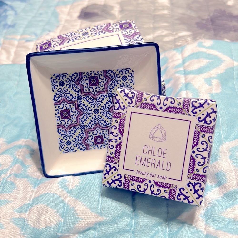 Chloe Emerald Fresh Linen Emery Soap Dish Set